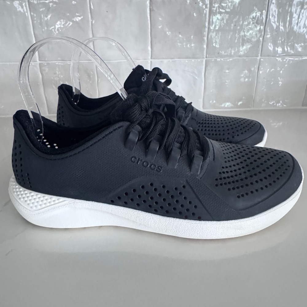 Crocs LiteRide Pacer Sneaker Womens 9 Black White Comfort Lace Up Lightweight - Picture 4 of 9